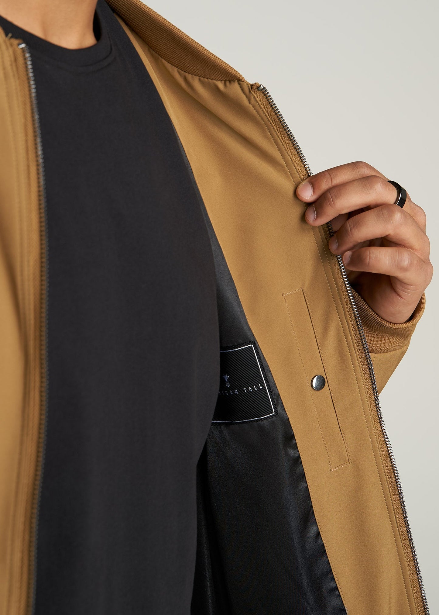      American-Tall-Men-Bomber-Jacket-Sahara-detail