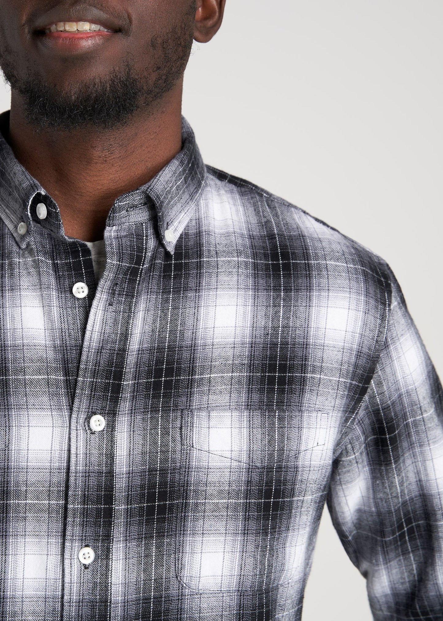     American-Tall-Men-Nelson-ButtonDown-Shirt-WhiteBluePlaid-detail