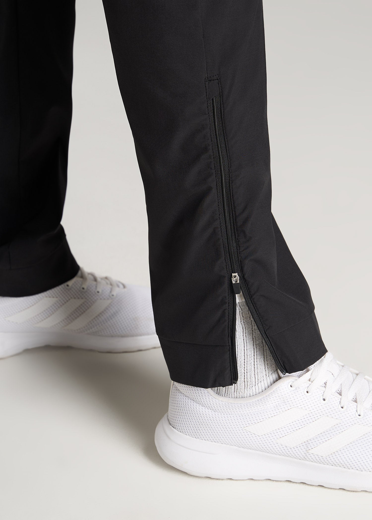    American-Tall-Men-RelaxedFit-LightWeight-AthleticPant-Black-zipper