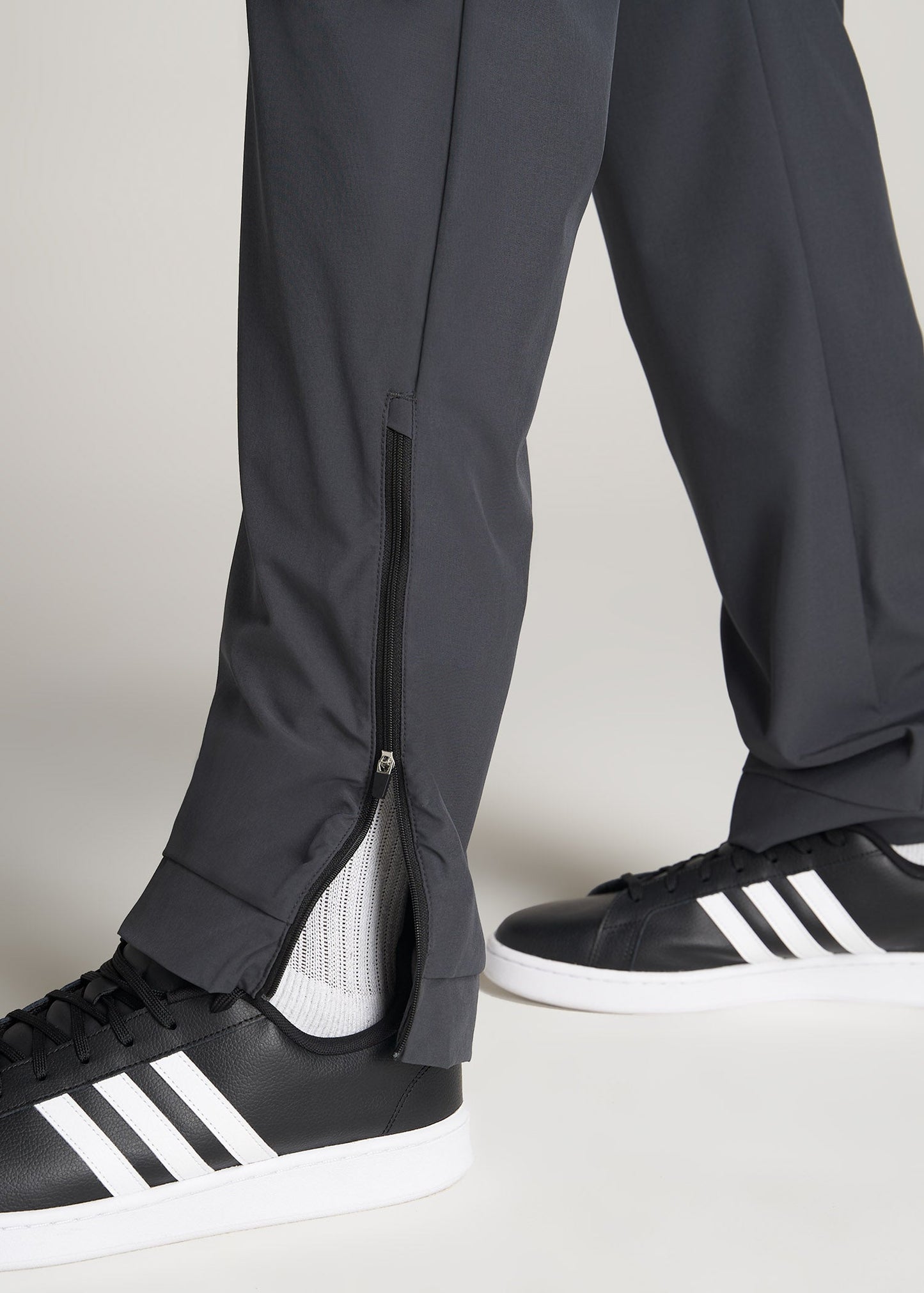     American-Tall-Men-RelaxedFit-LightWeight-AthleticPant-Charcoal-zipper