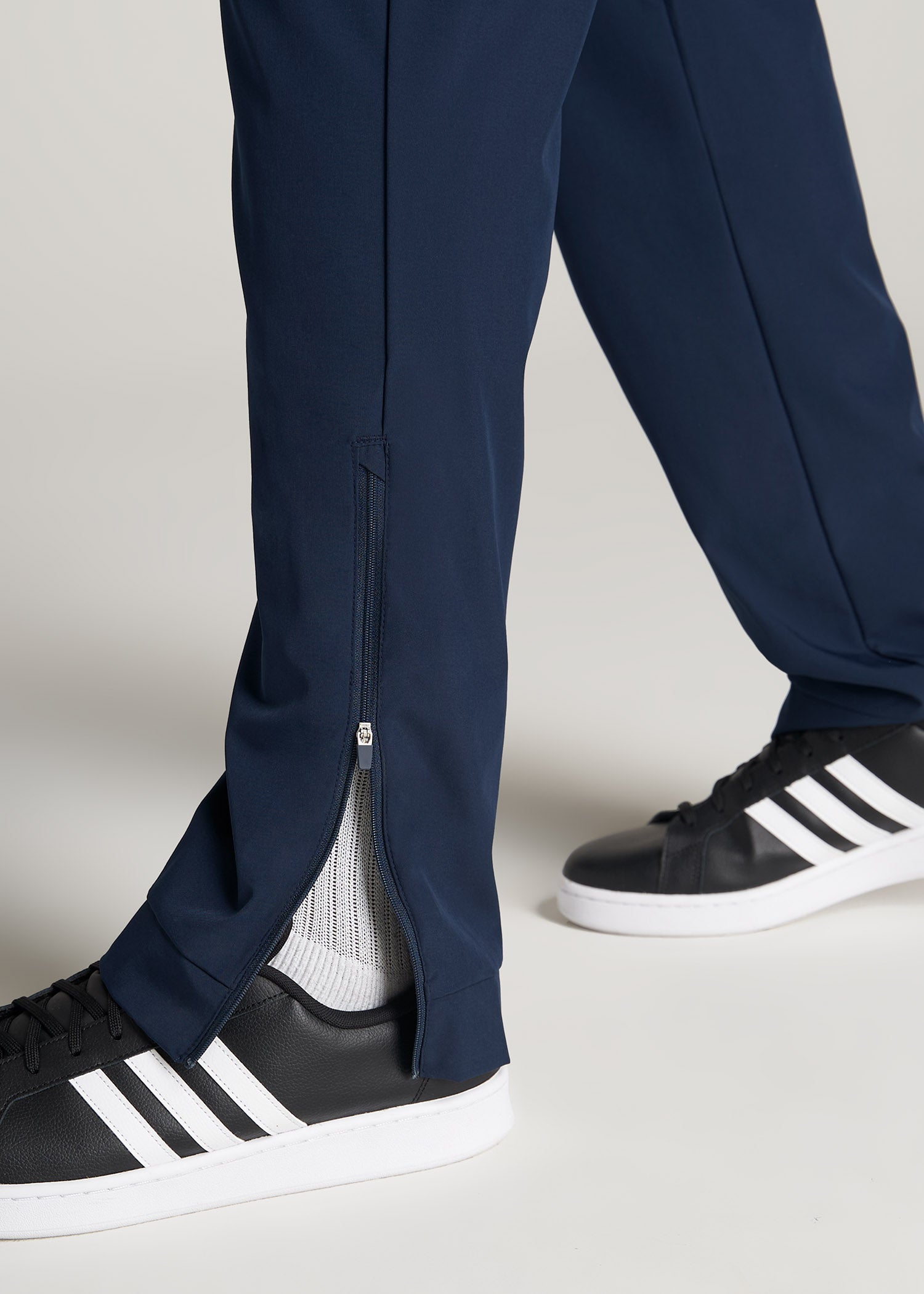     American-Tall-Men-RelaxedFit-LightWeight-AthleticPant-Navy-zipper