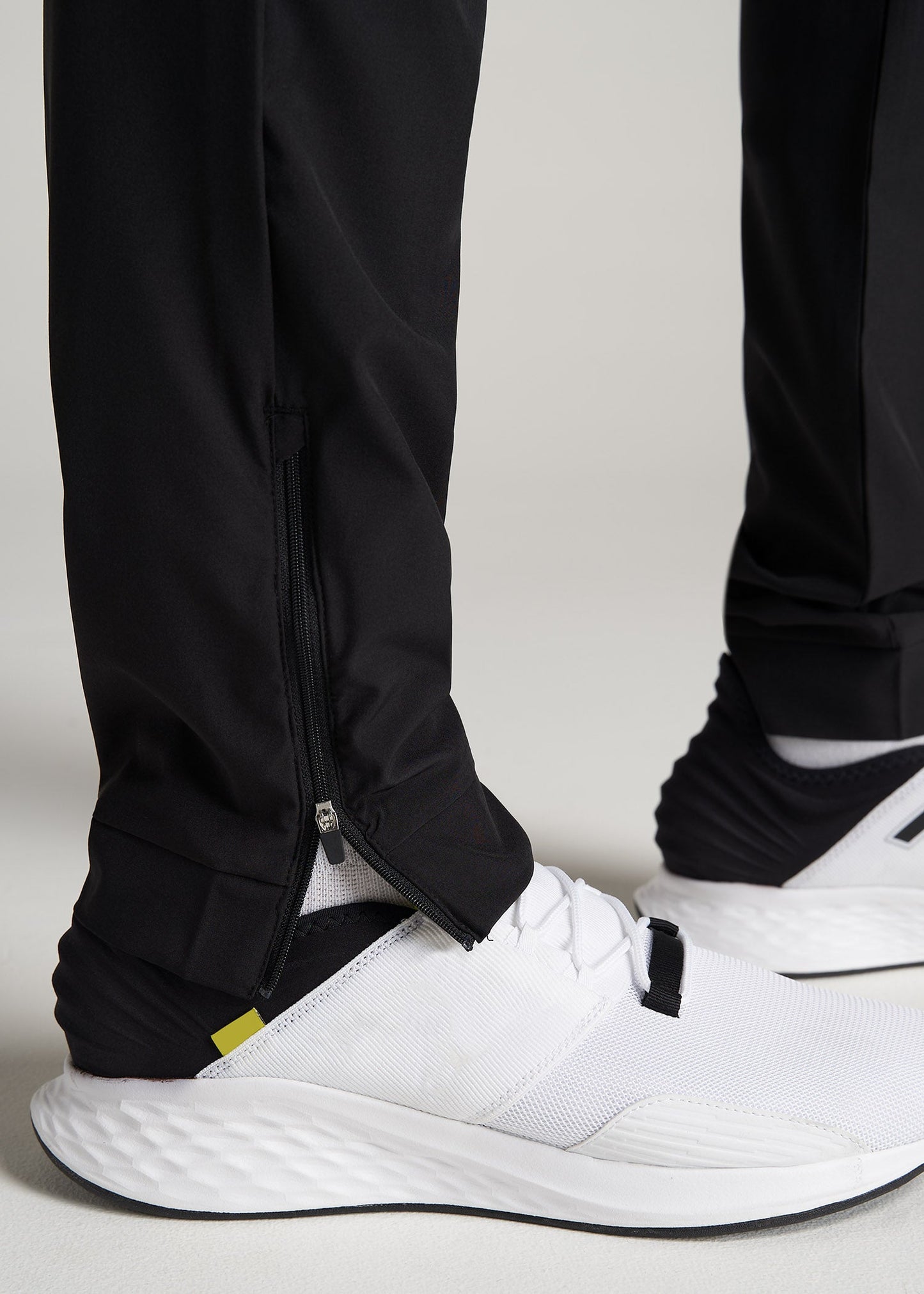 American-Tall-Men-TaperedFit-LightWeight-AthleticPant-Black-detail