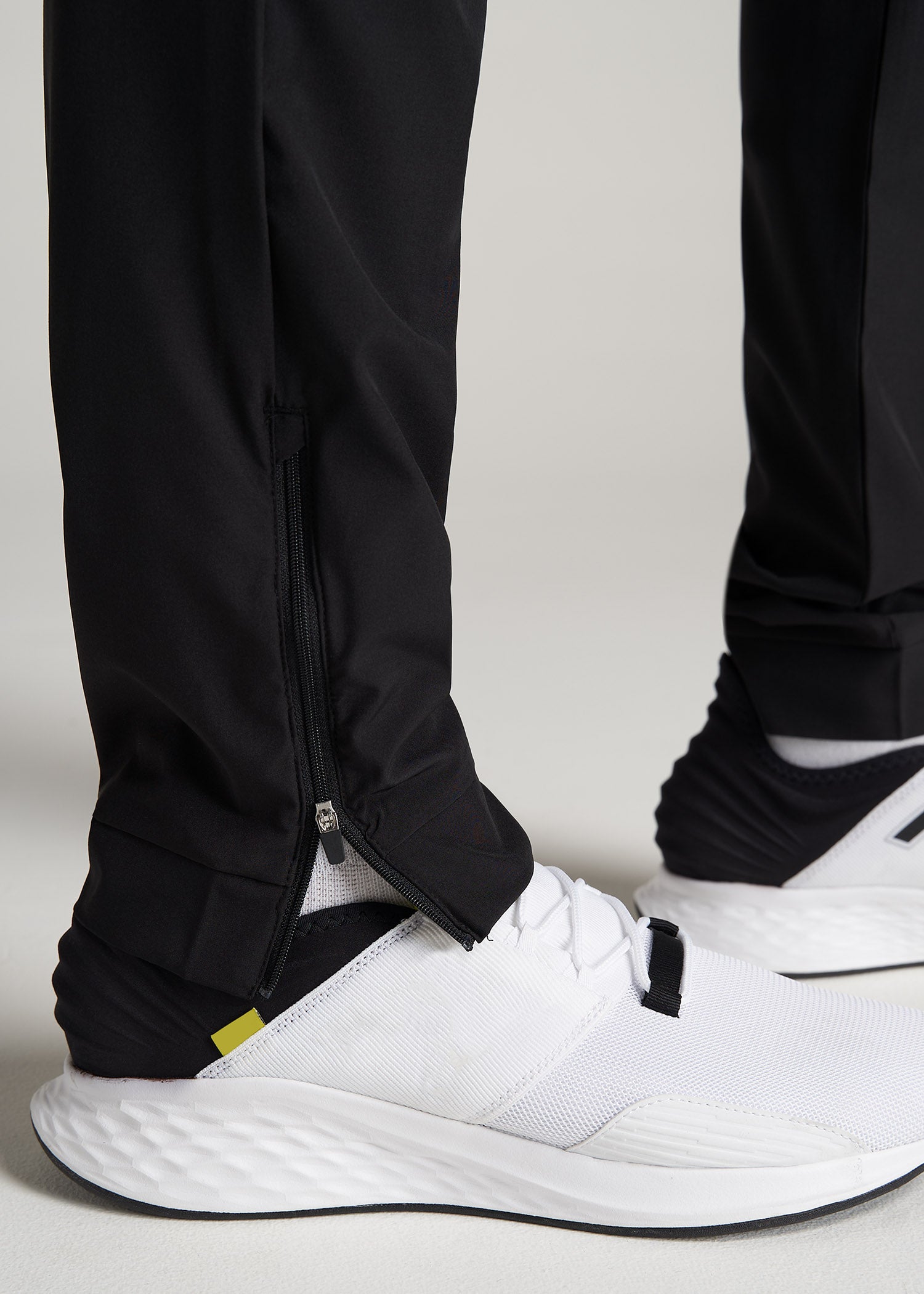 American-Tall-Men-TaperedFit-LightWeight-AthleticPant-Black-detail