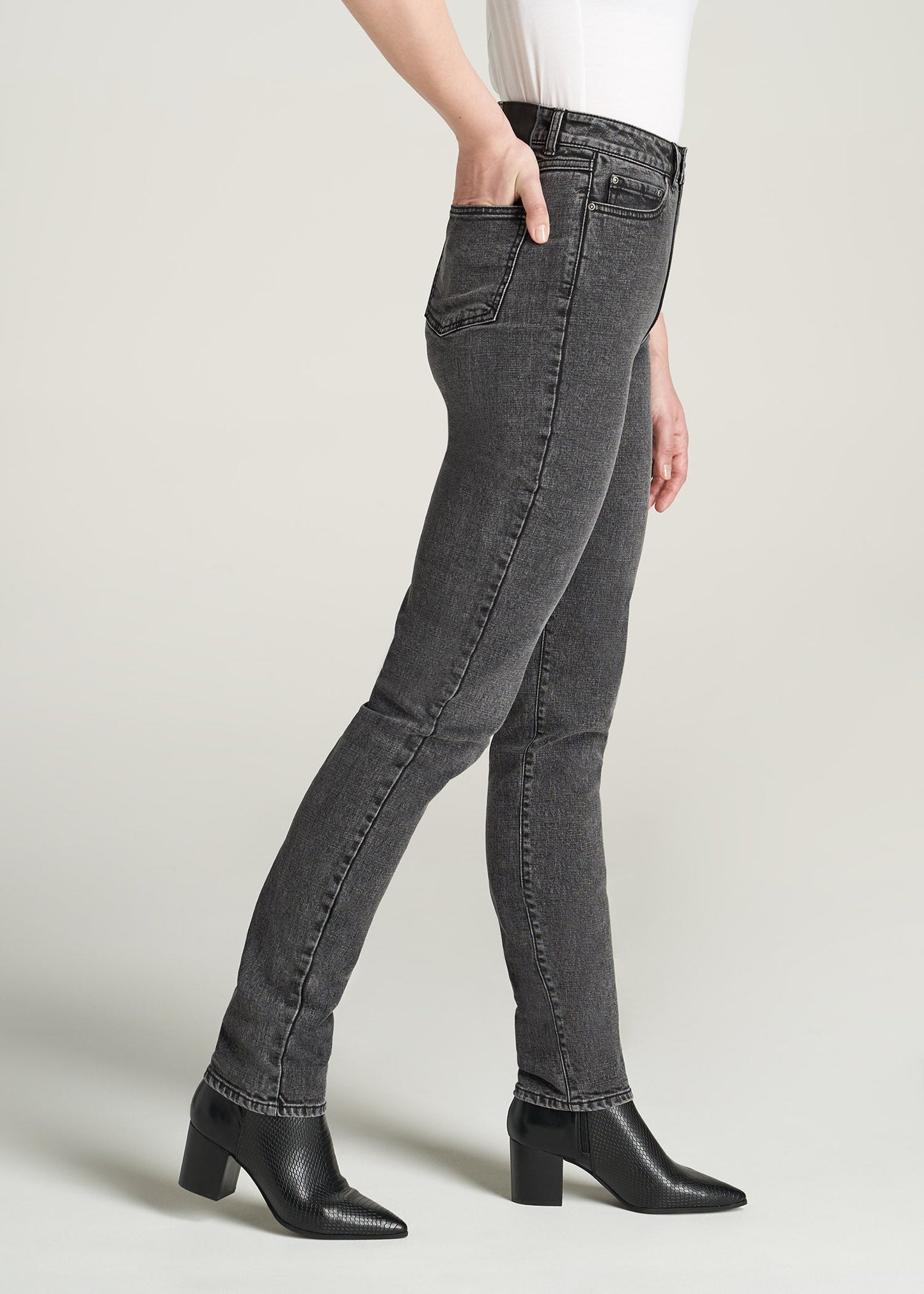       American-Tall-Women-Lola-UltraHighRise-SlimJean-BlackStoneWash-side