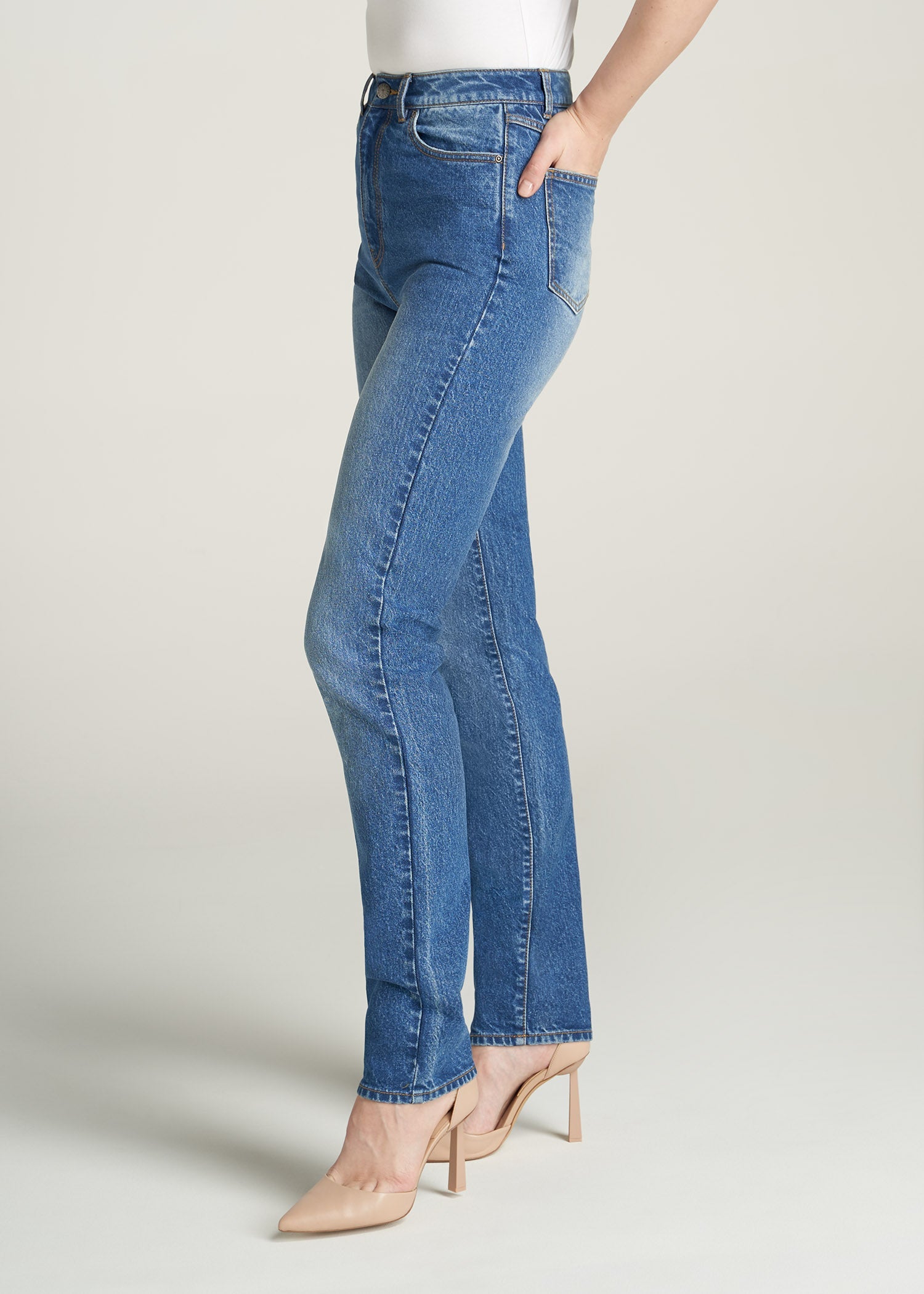       American-Tall-Women-Lola-UltraHighRise-SlimJean-TrueBlue-side