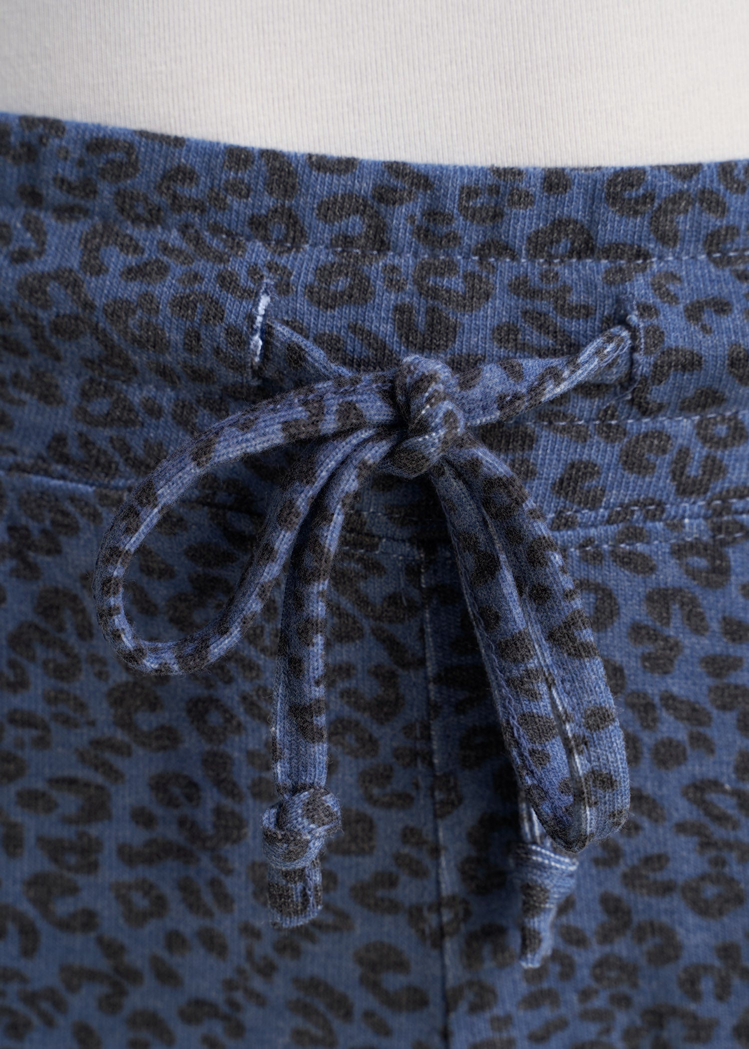 American-Tall-Women-Lounge-Joggers-NavyLeopard-detail
