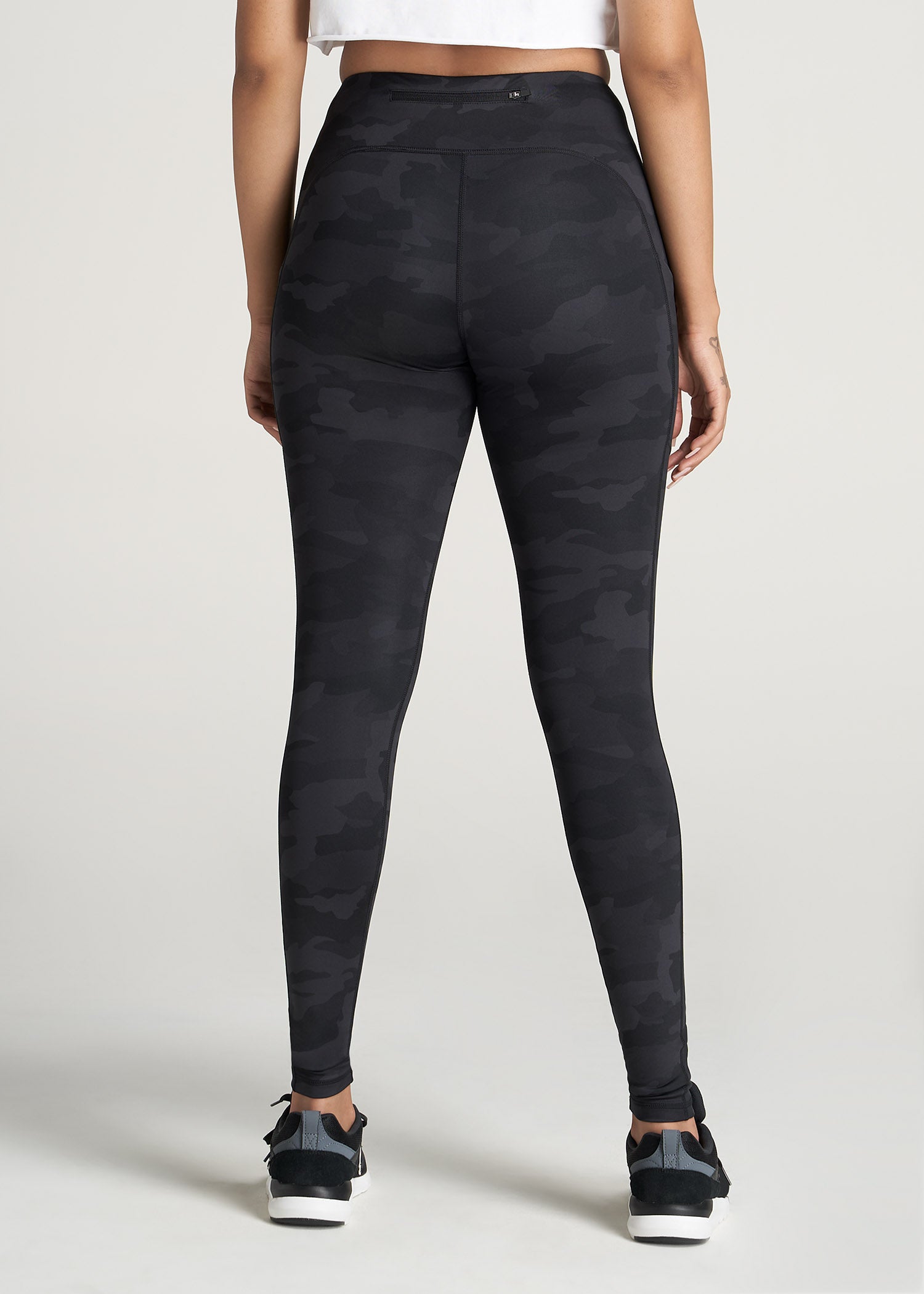 American-Tall-Women-Performance-PocketLegging-GreyCamo-back