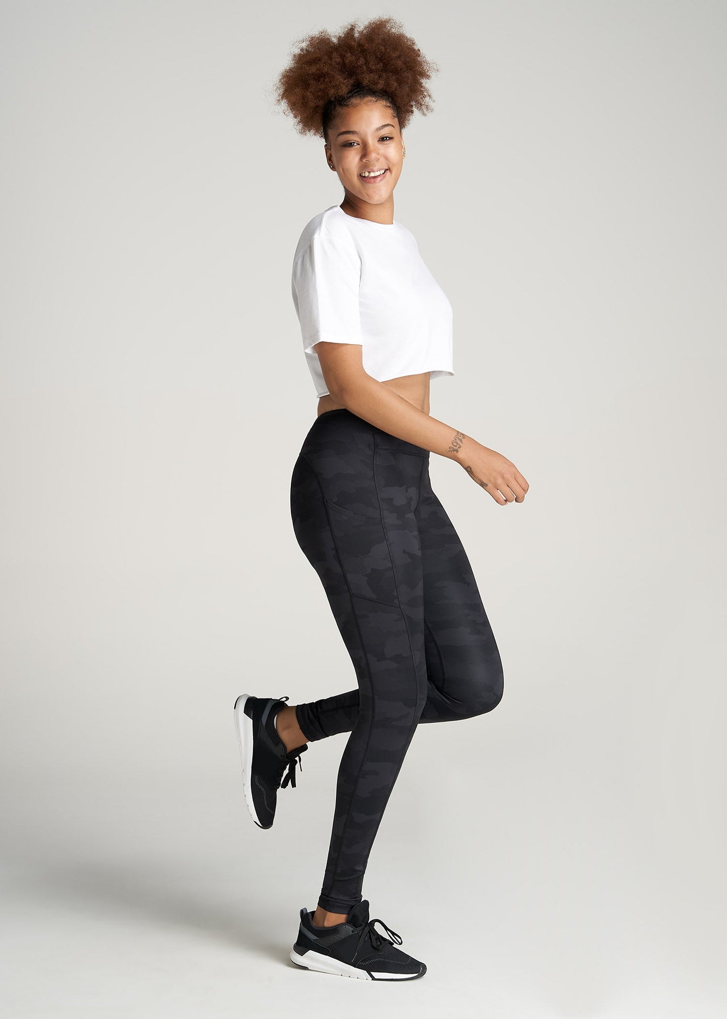 American-Tall-Women-Performance-PocketLegging-GreyCamo-full