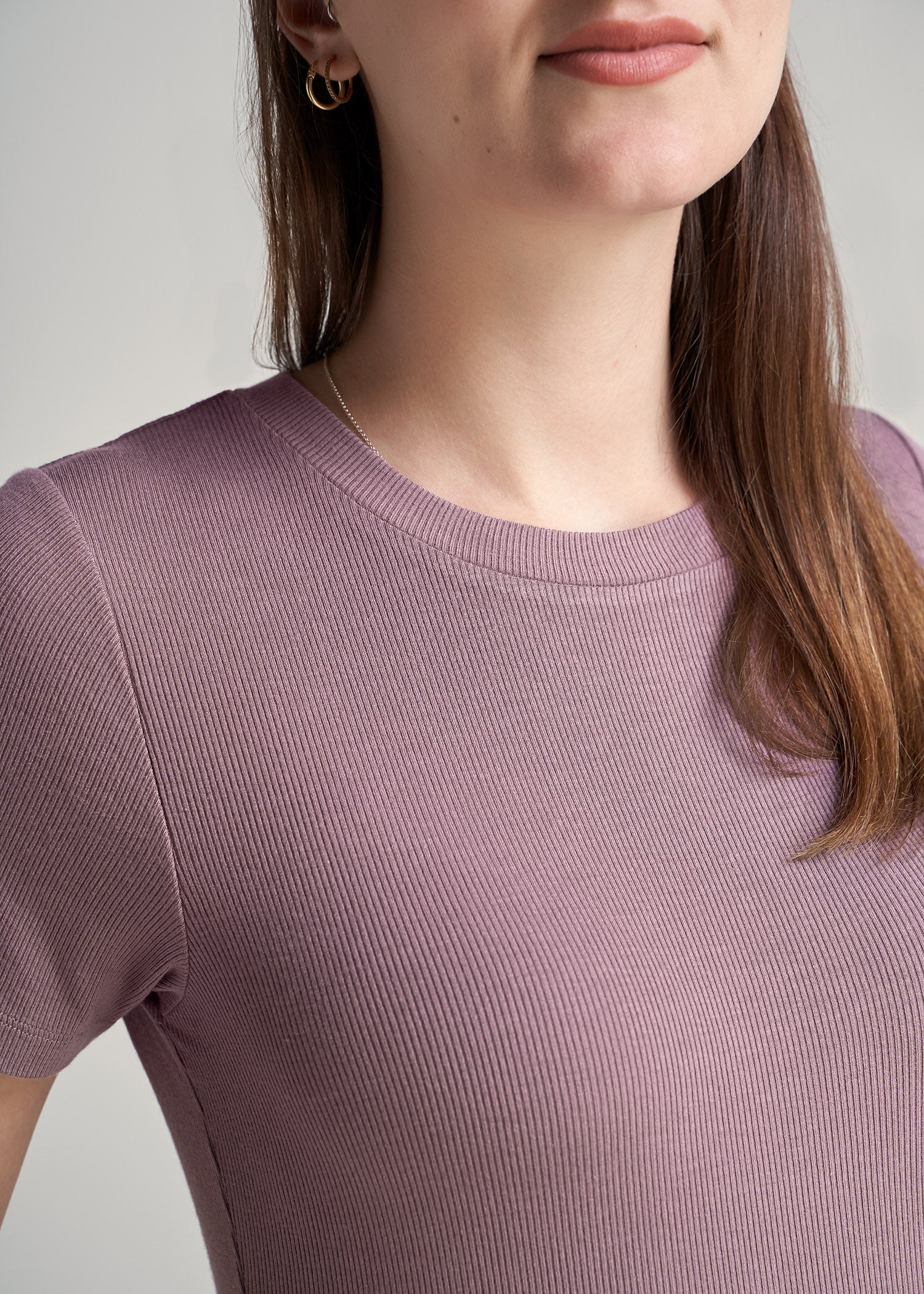 American-Tall-Women-Ribbed-Tee-SmokedMauve-detail