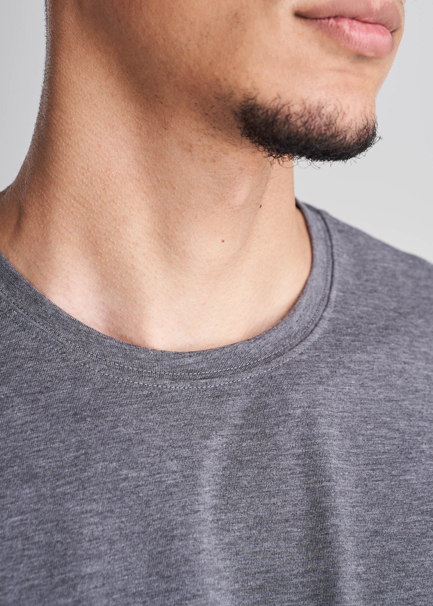 American_Tall_Men_Essentials_Regular_Fit_Crewneck_Tee_CharcoalMix-Detail