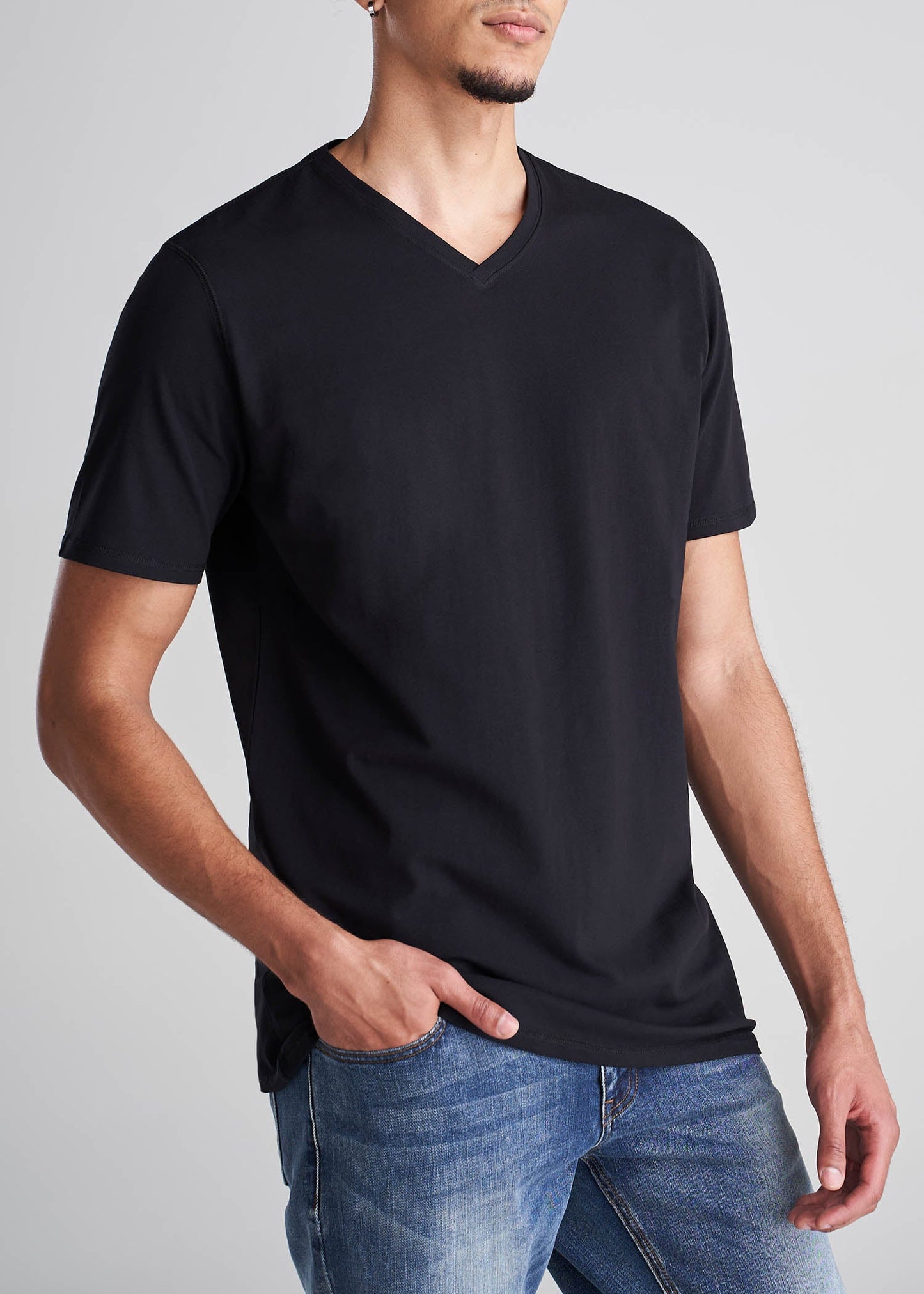 American_Tall_Men_Essentials_Regular_Fit_Vneck_Tee_Black-Front