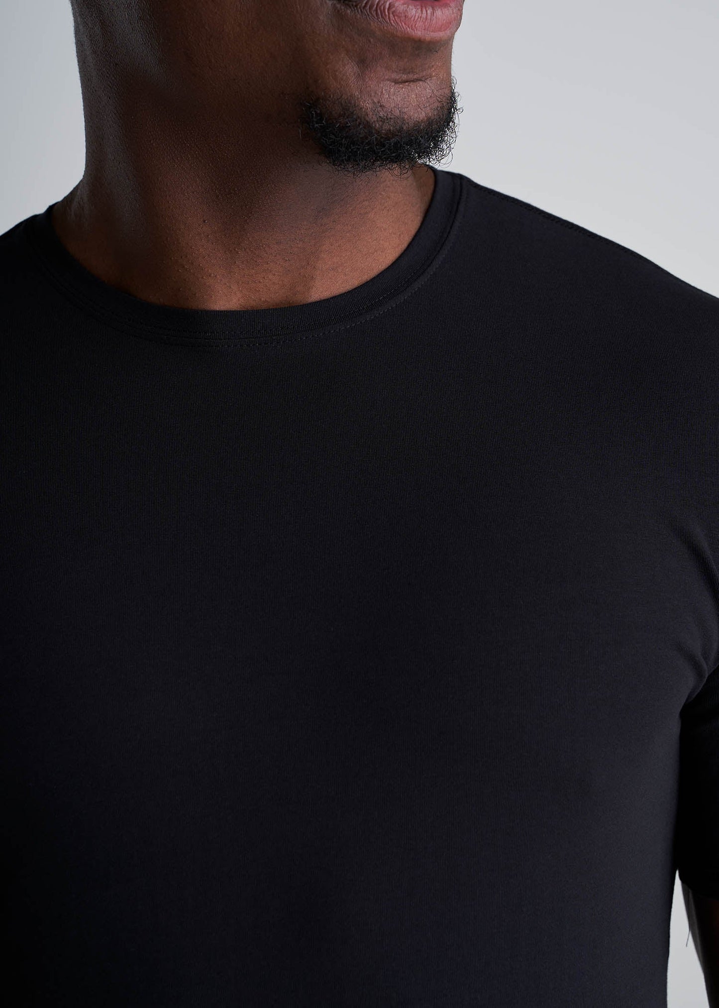 American_Tall_Men_Essentials_Slim_Fit_Crewneck_Tee_Black-Detail