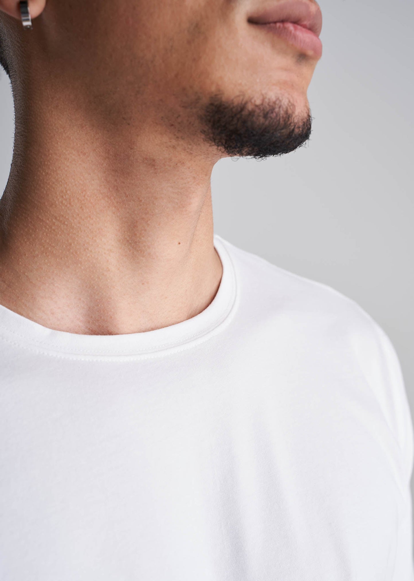 American_Tall_Men_Essentials_Slim_Fit_Crewneck_Tee_White-Detail