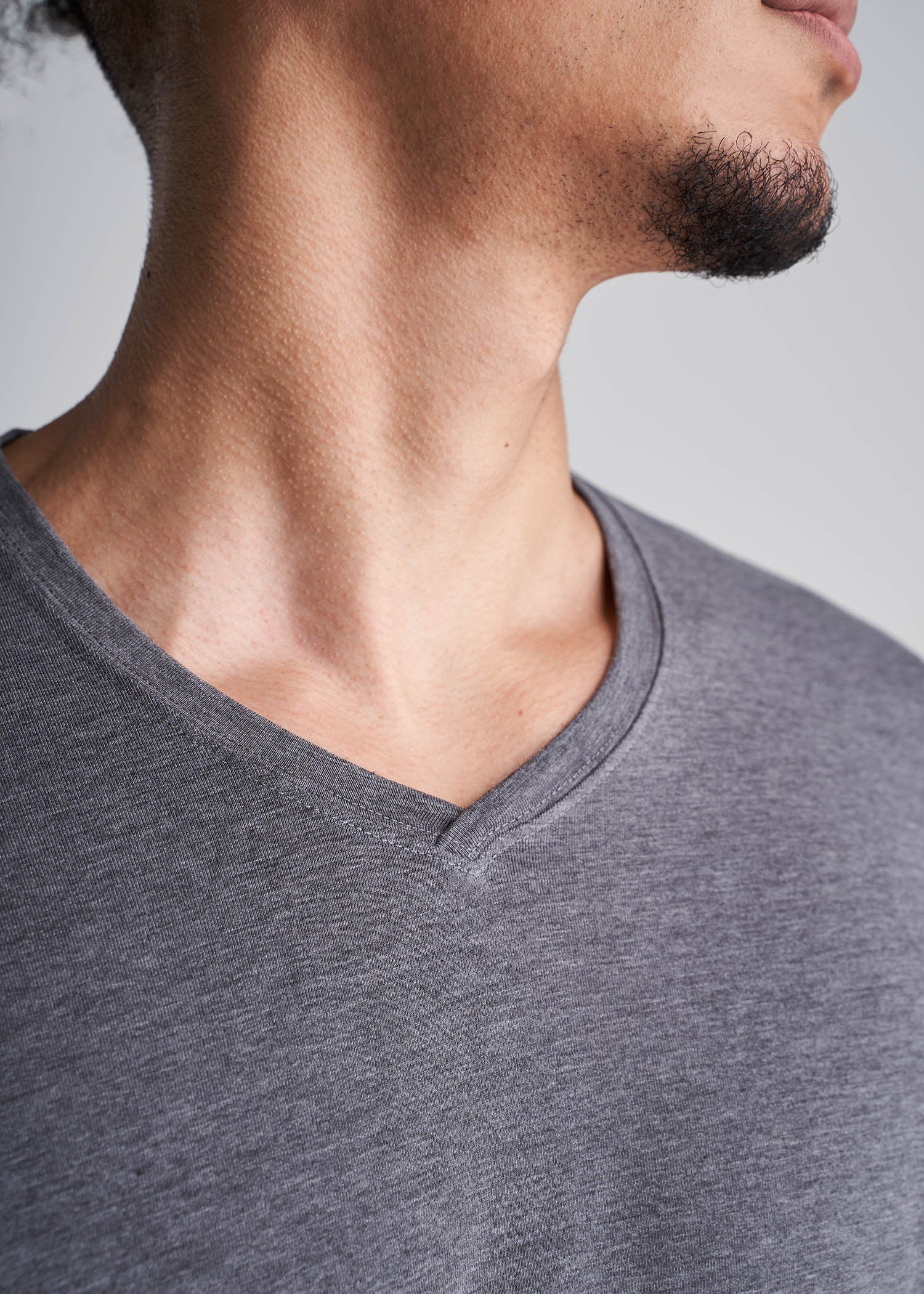 American_Tall_Men_Essentials_Slim_Fit_Vneck_Tee_CharcoalMix-Detail