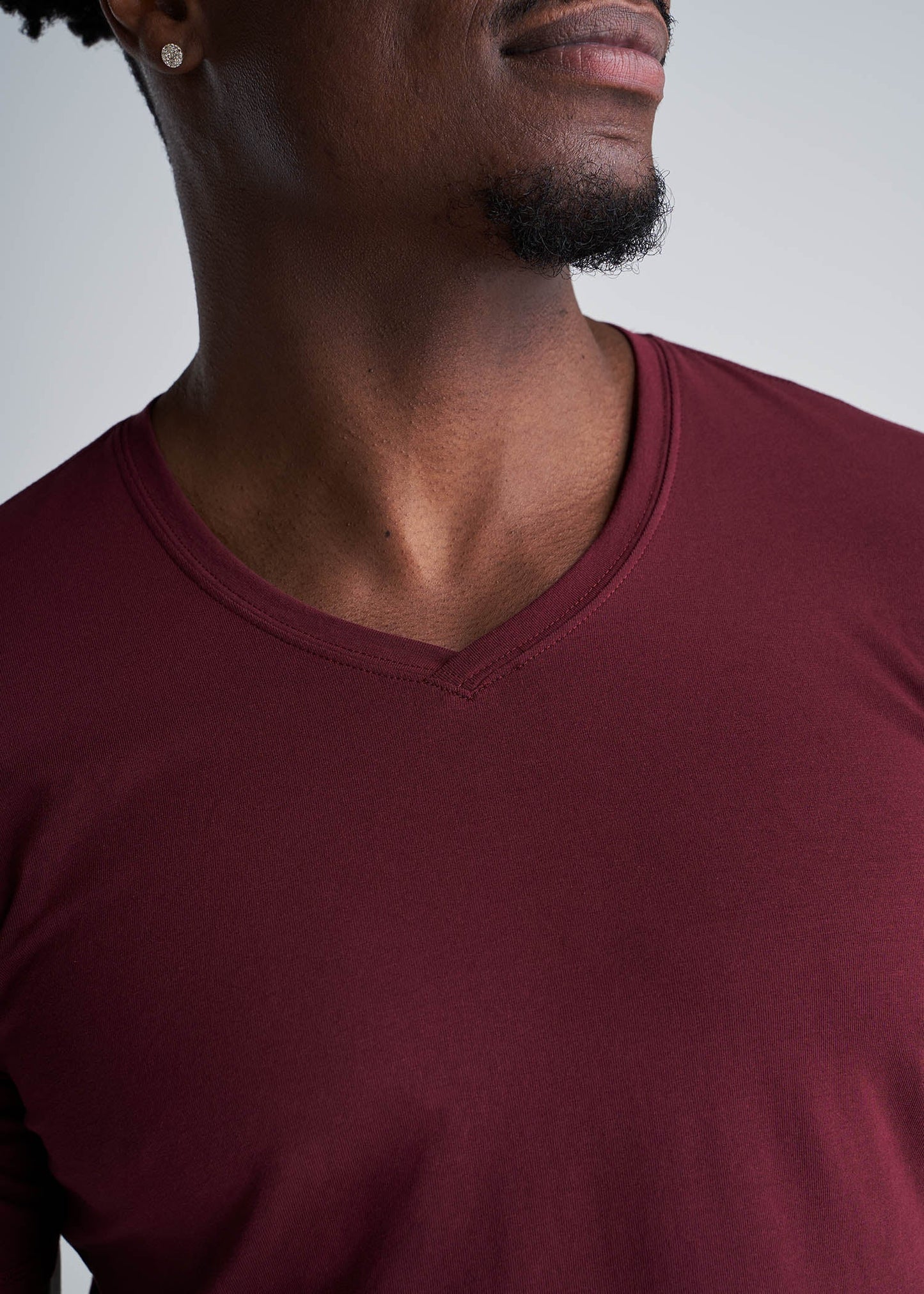 American_Tall_Men_Essentials_Slim_Fit_Vneck_Tee_GarnetRed-Detail