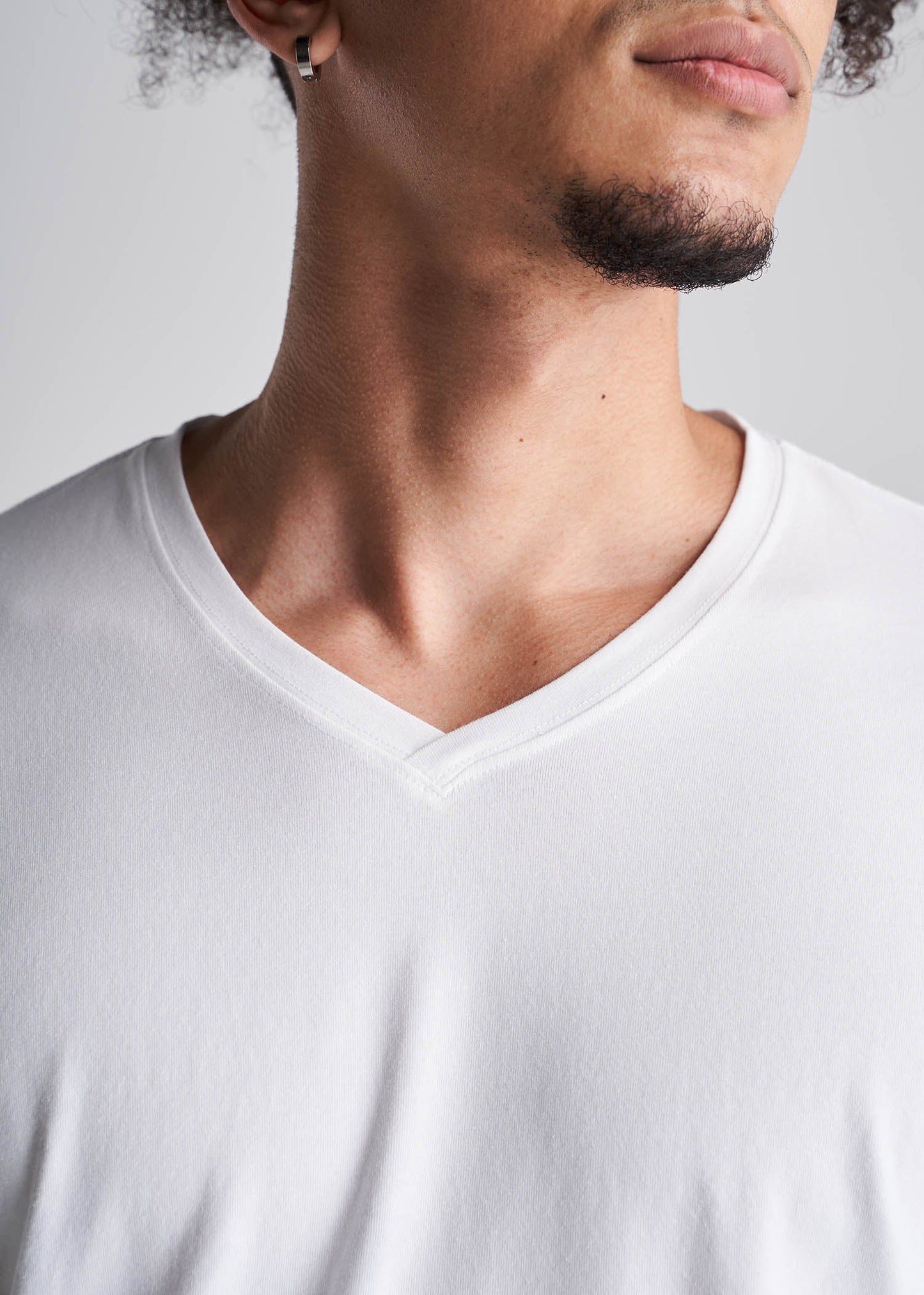 American_Tall_Men_Essentials_Slim_Fit_Vneck_Tee_White-Detail