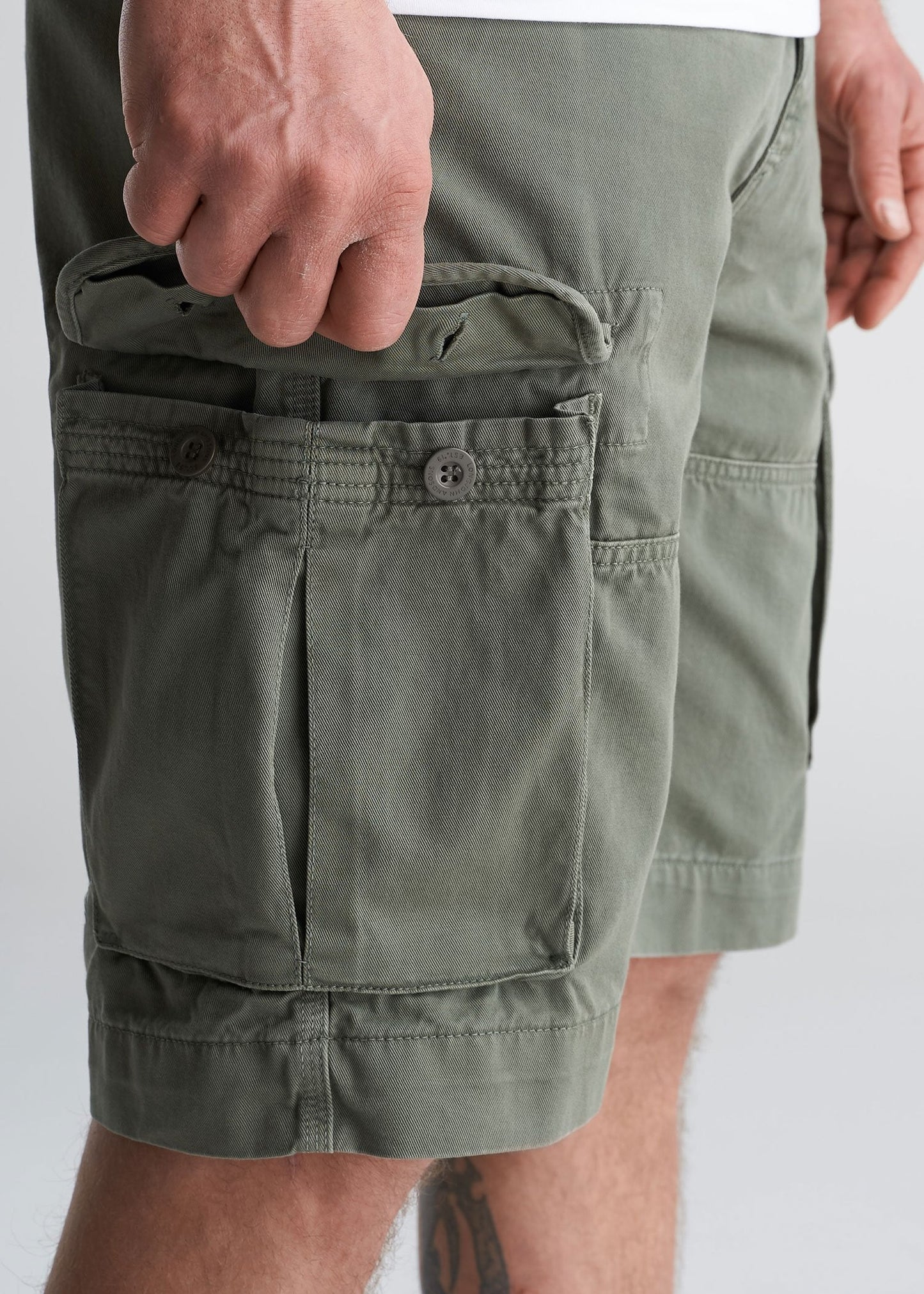 American_Tall_Mens_LongJohn_Cargo_Pocket_Shorts_Surplusgreen-sidepocket