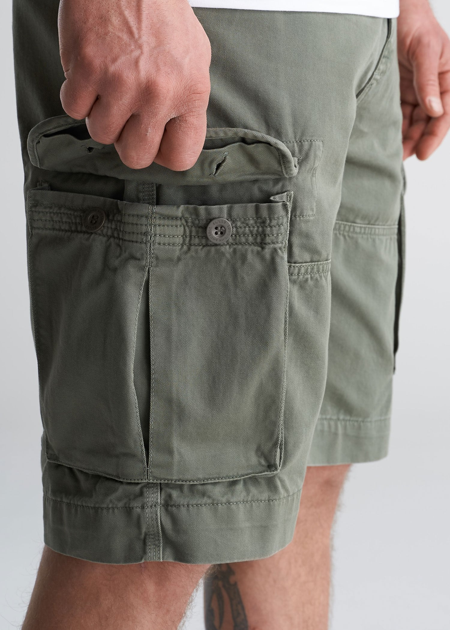 American_Tall_Mens_LongJohn_Cargo_Pocket_Shorts_Surplusgreen-sidepocket