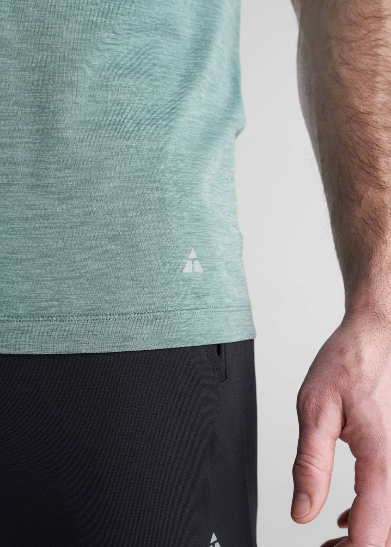 American_Tall_Mens_Performance_tee_greenmix_bottomdetail