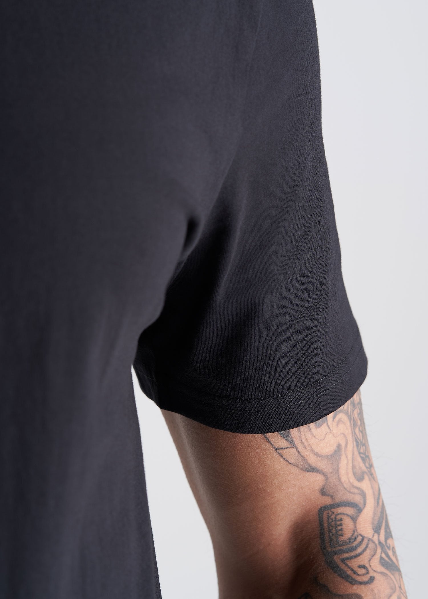 American_Tall_Mens_SS_Everyday_Cotton_Vneck_black-sleeve