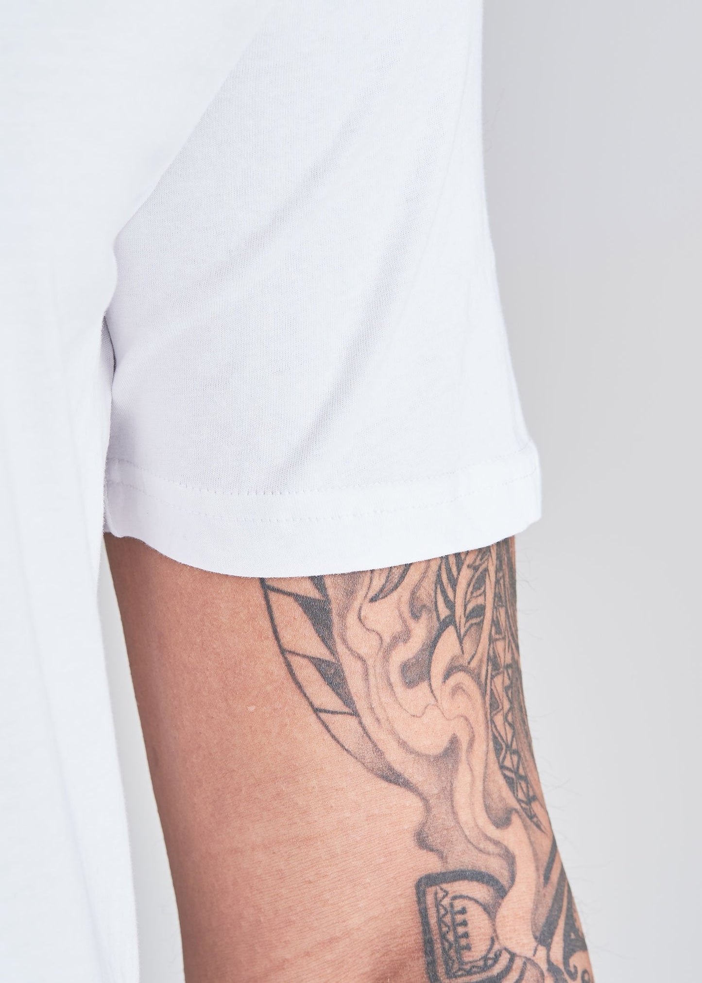 American_Tall_Mens_SS_Everyday_Cotton_Vneck_white-sleeve