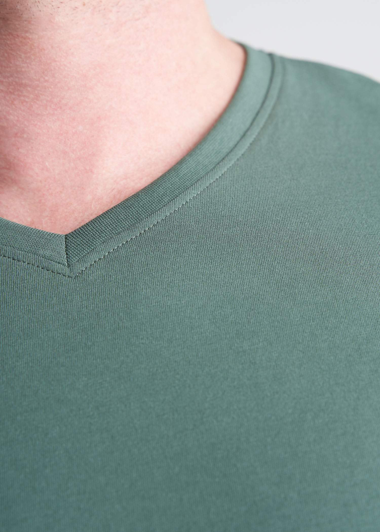 American_Tall_Mens_SS_Everyday_vneck_Tee_ForestGreen-neck