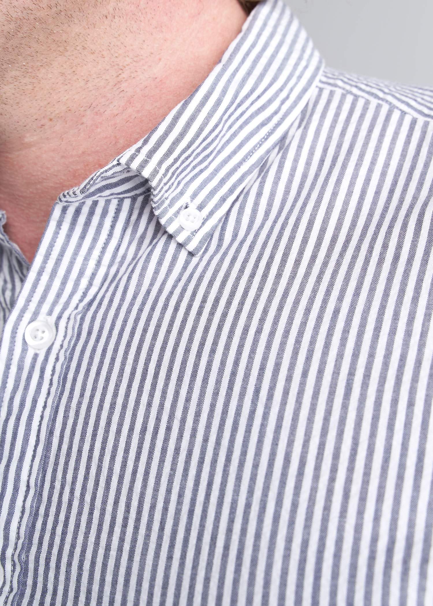 American_Tall_Mens_SS_Seersucker_GreyWhite_Stripe-detail