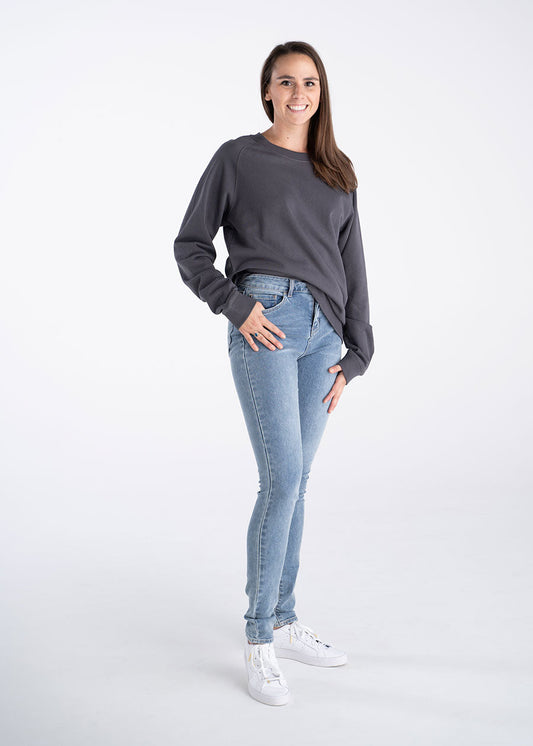 american-tall-french-terry-crew-charcoal-lifestlye