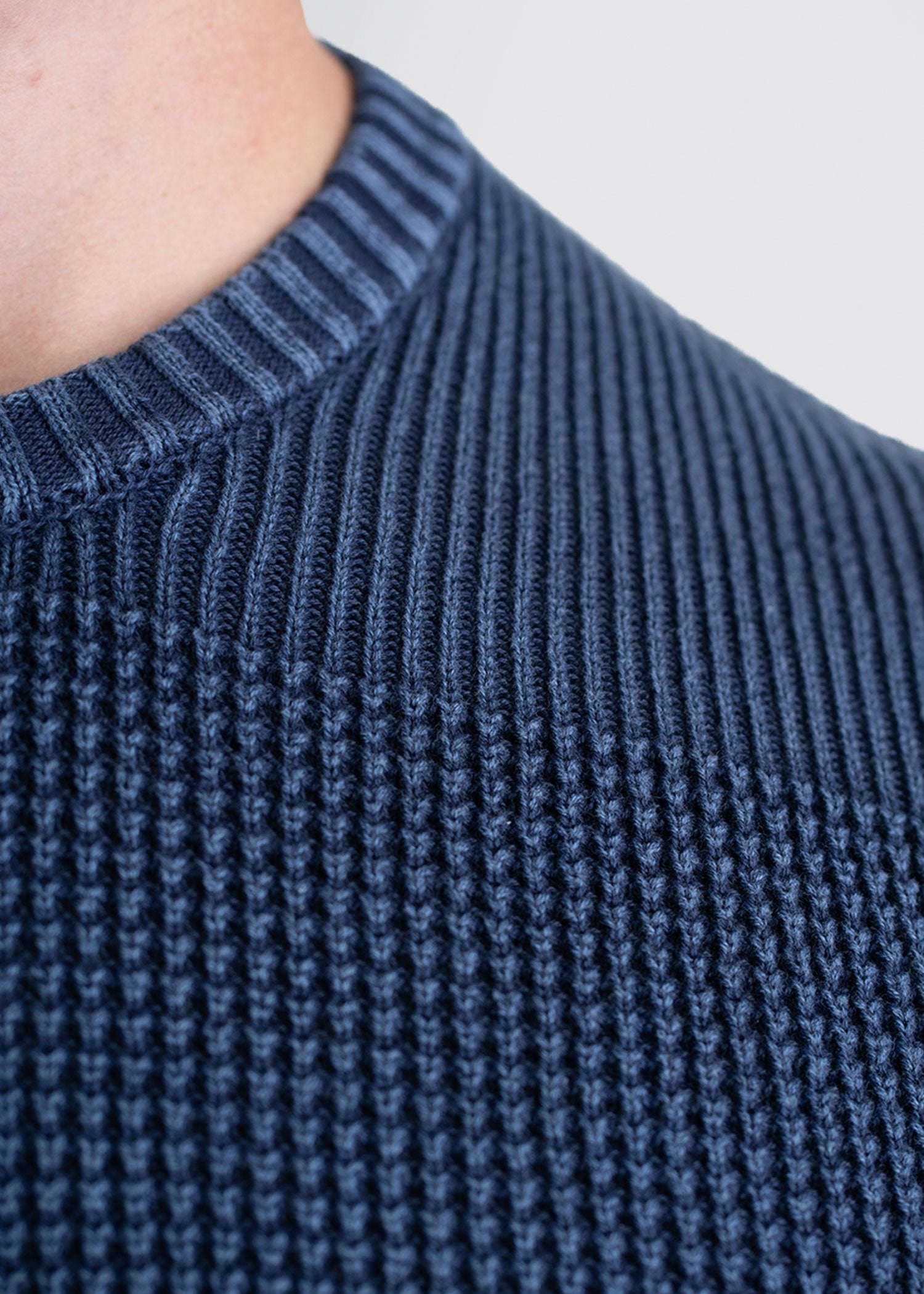 longjohnandsons-americantall-mens-acidwash-knitsweater-navy-detail