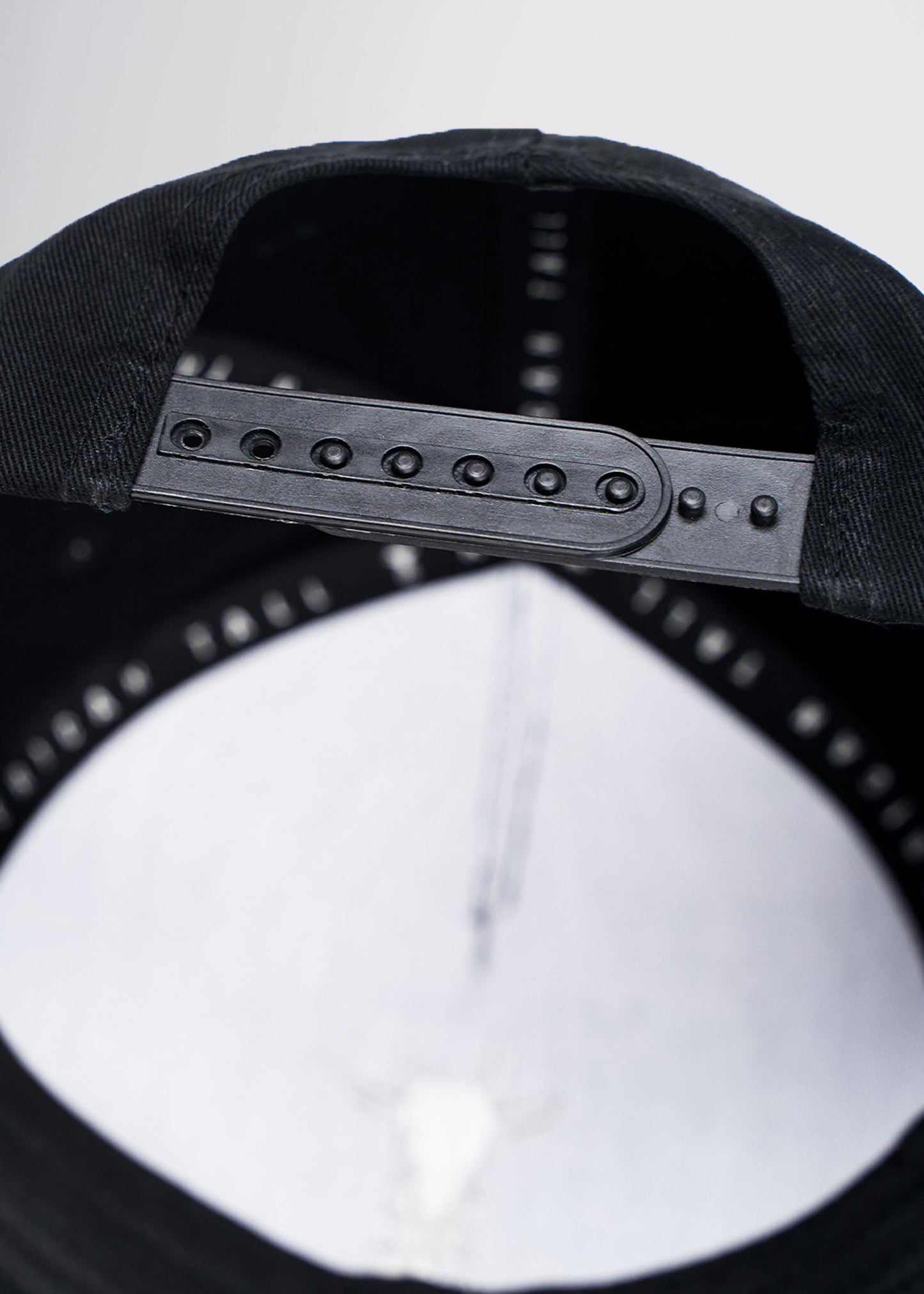 american-tall-flat-brim-hat-black-detail