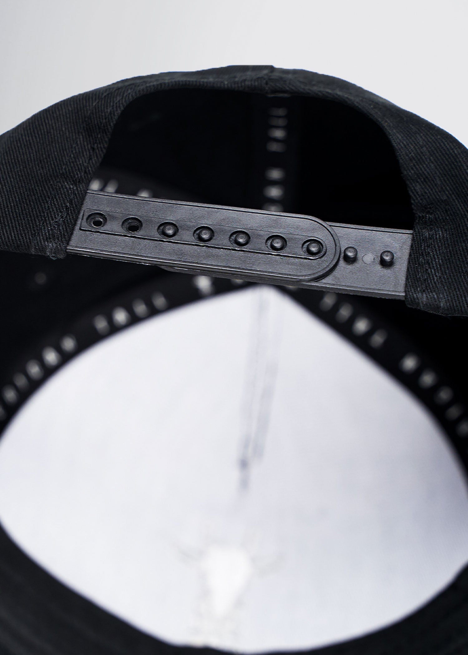 american-tall-flat-brim-hat-black-detail