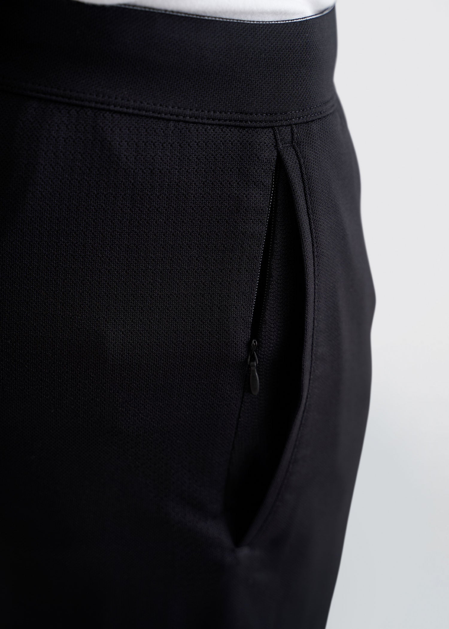 american-tall-mens-athletic-shorts-black-detail