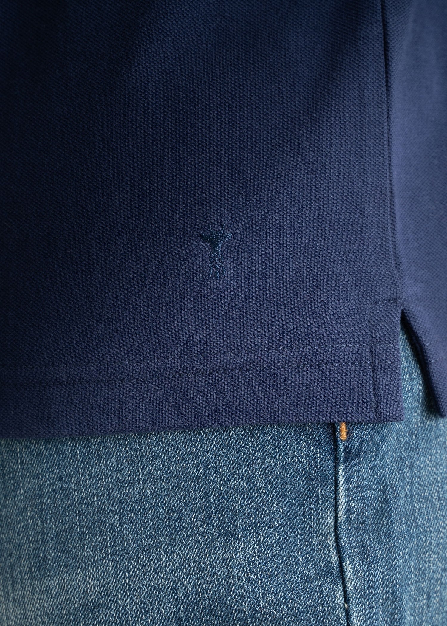 american-tall-mens-polo-navy-white-detailtexture