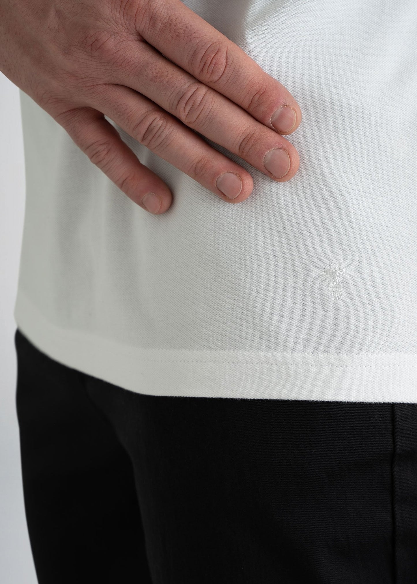 american-tall-mens-polo-white-navy-detailtexture.
