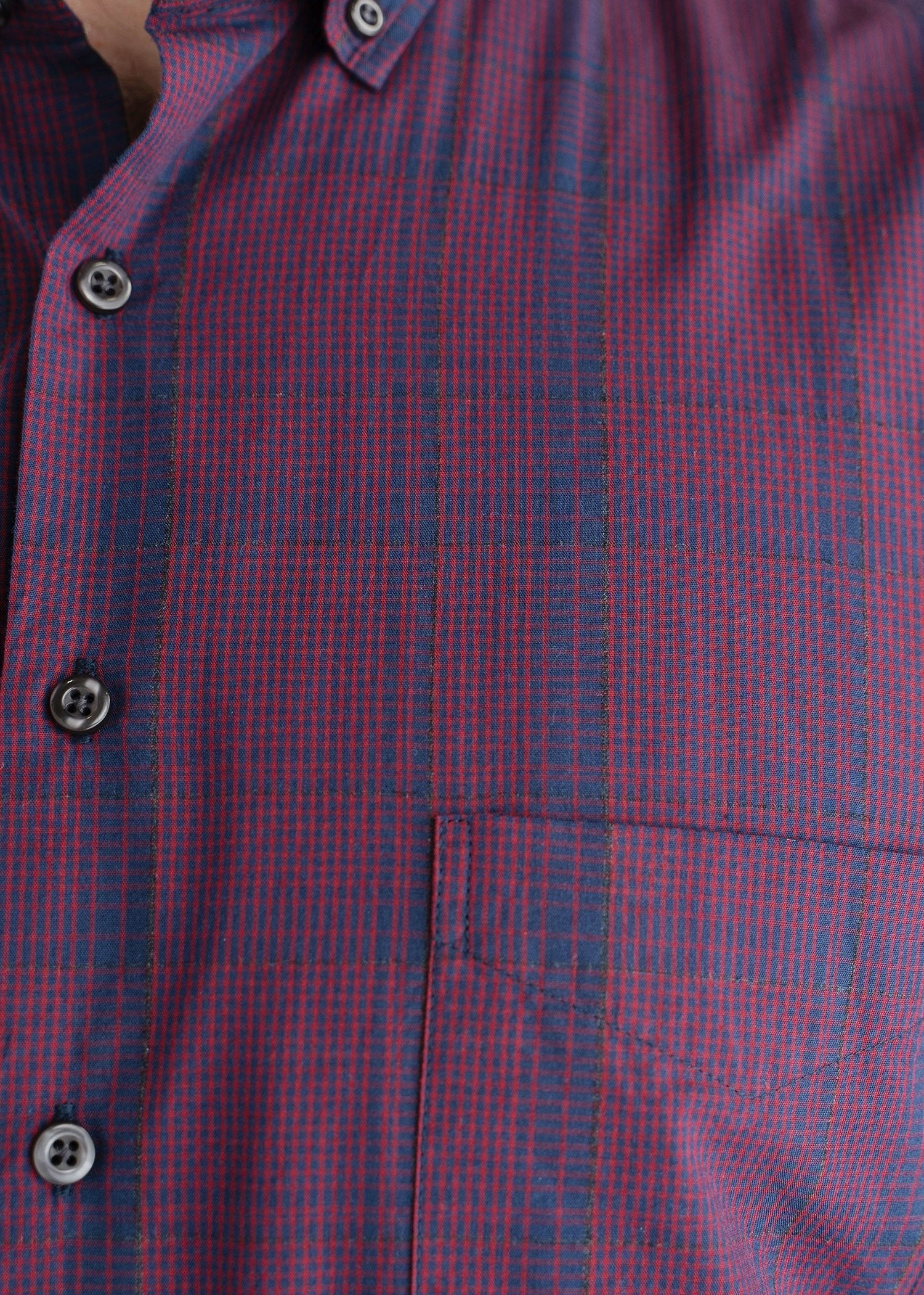 american-tall-mens-softwash-maroonnavy-detail