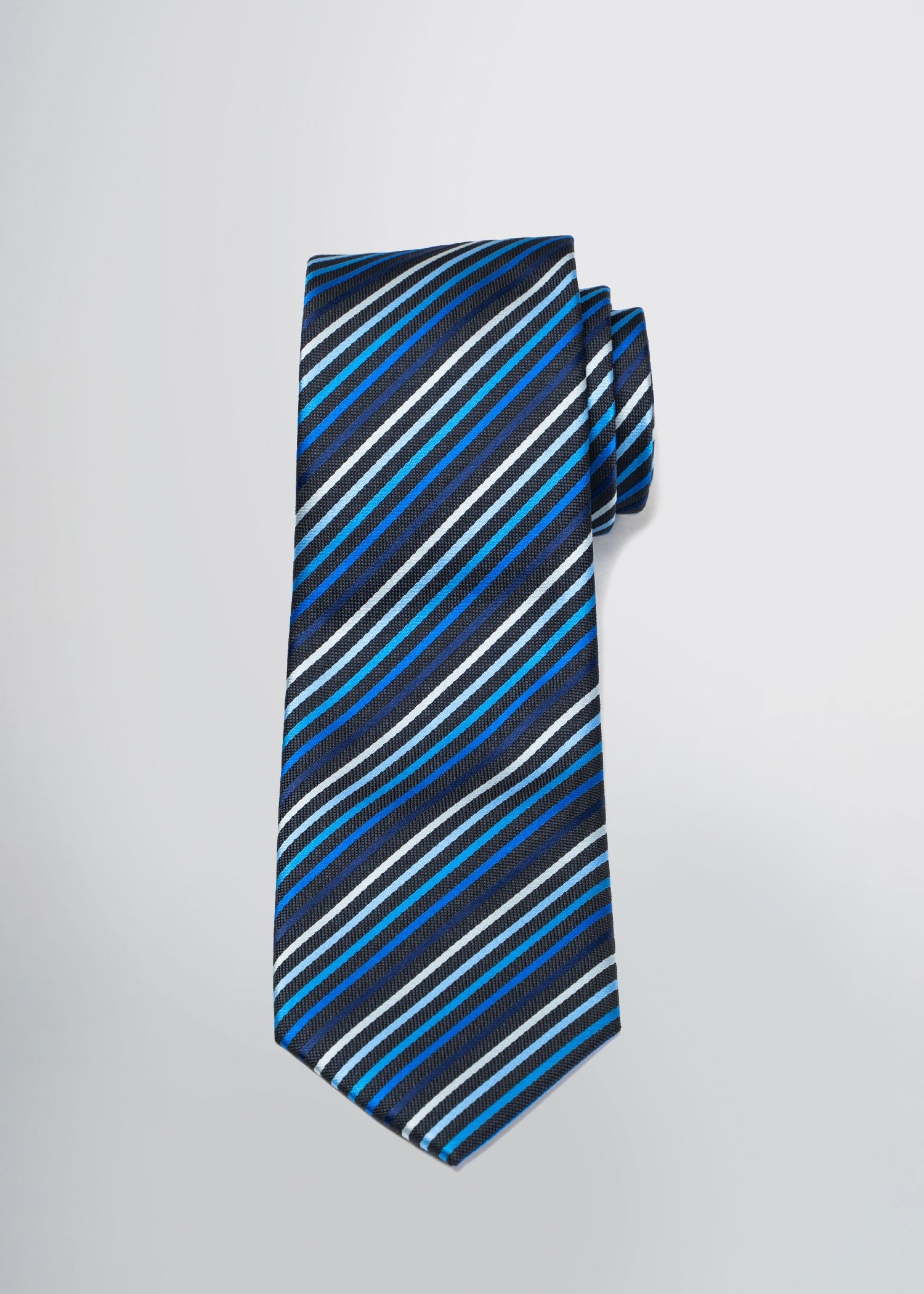american-tall-mens-tie-blue-stripe-front