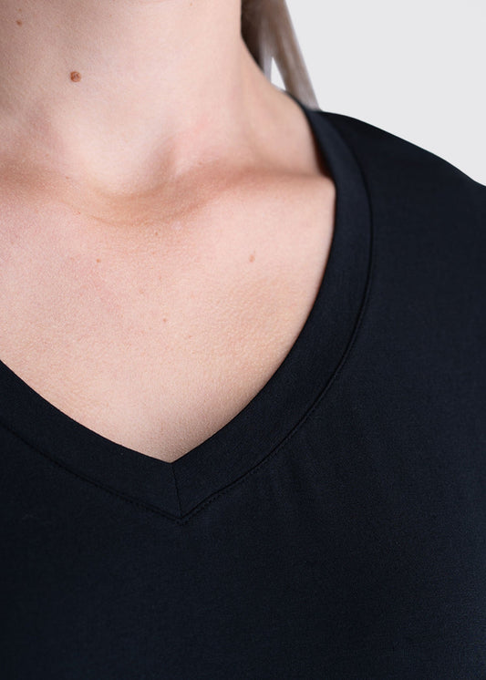 american-tall-womens-scoop-tee-black-detail