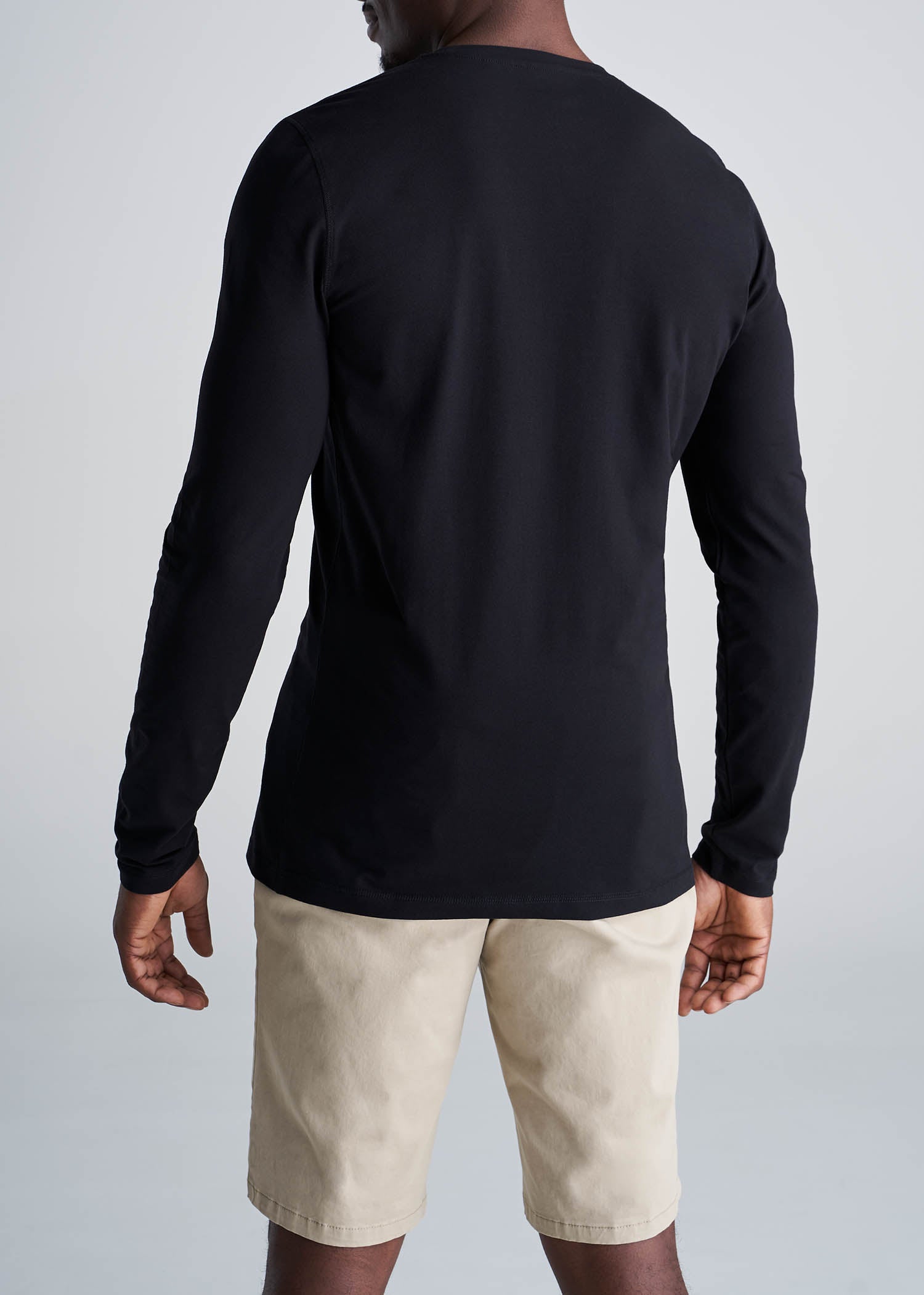 american_tall_men_essentials_slim_fit_crewneck_longsleeve_black-back