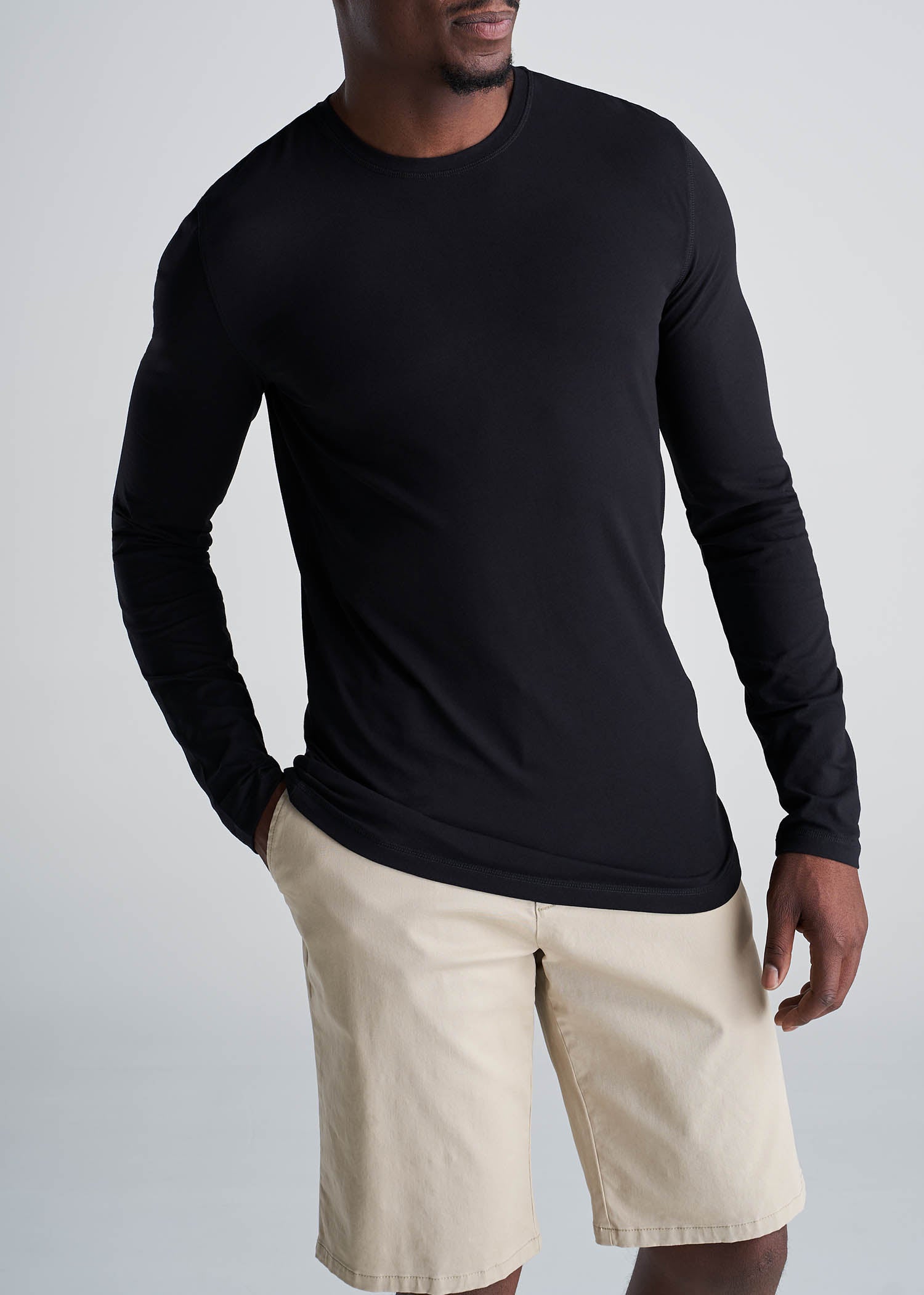 american_tall_men_essentials_slim_fit_crewneck_longsleeve_black-front