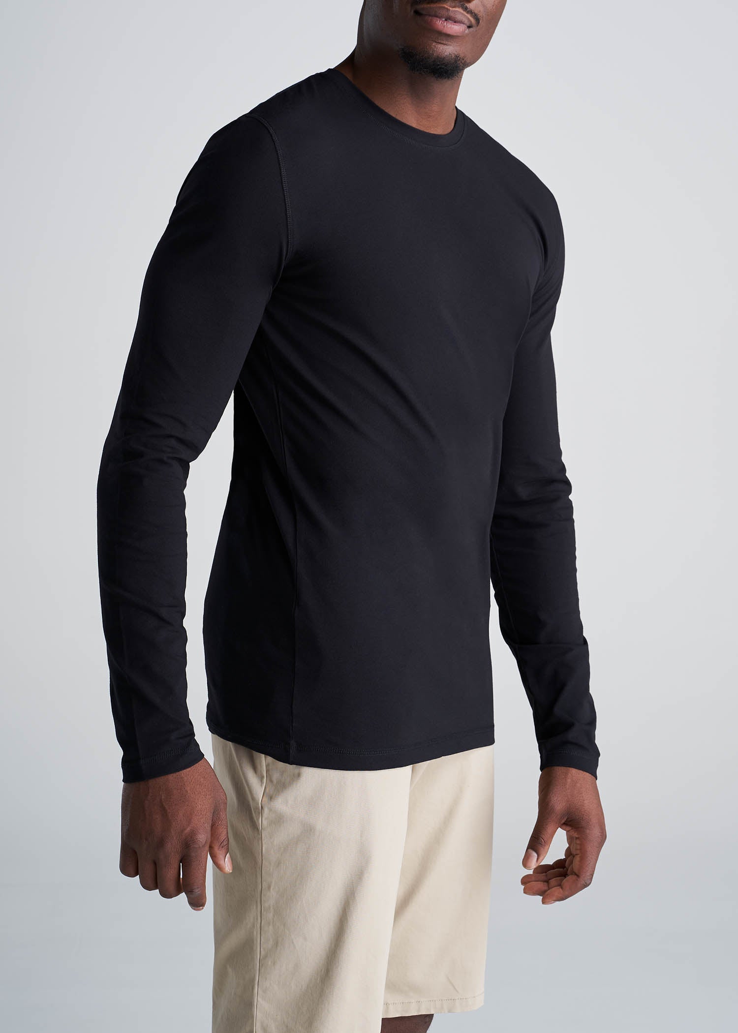 american_tall_men_essentials_slim_fit_crewneck_longsleeve_black-side